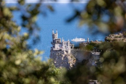 Farkasalma a kertben? Így szelídítheted meg a természet egyik legellentmondásosabb növényét!