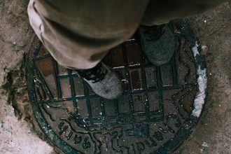 Tarack a kertben: Mely módszerek törik meg véglegesen a makacs gyökeret?